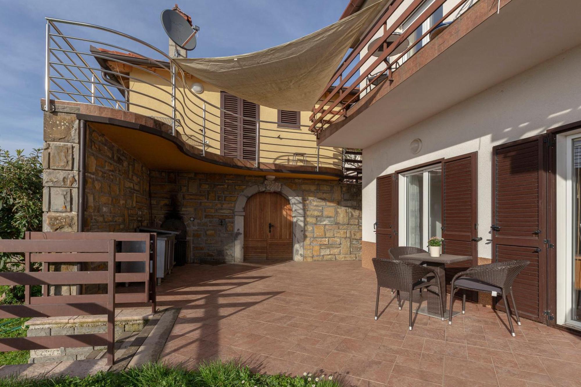 Apartment Souranded By Forest With Sea View *