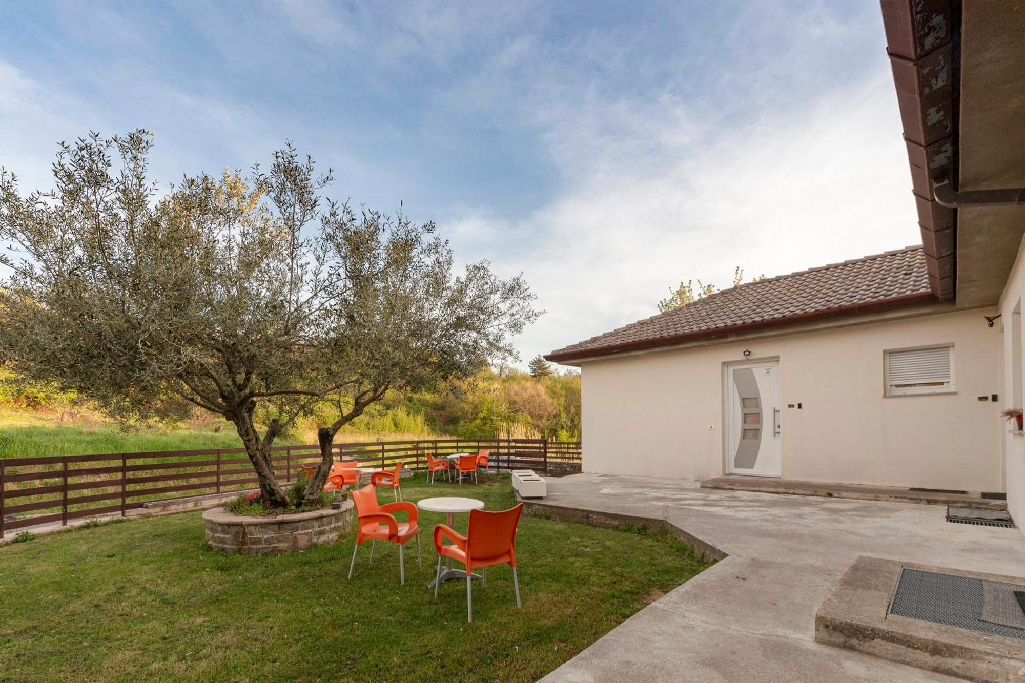 Souranded By Forest With Sea View Apartment Koper