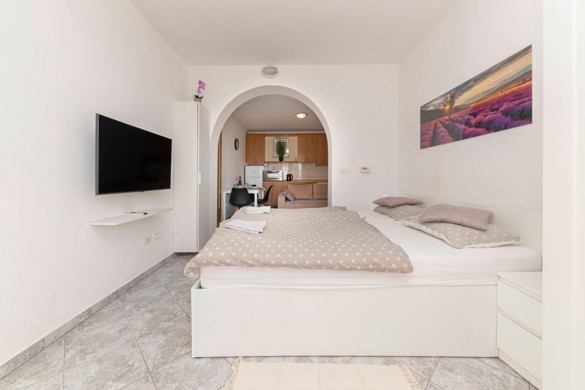 Souranded By Forest With Sea View Apartment *