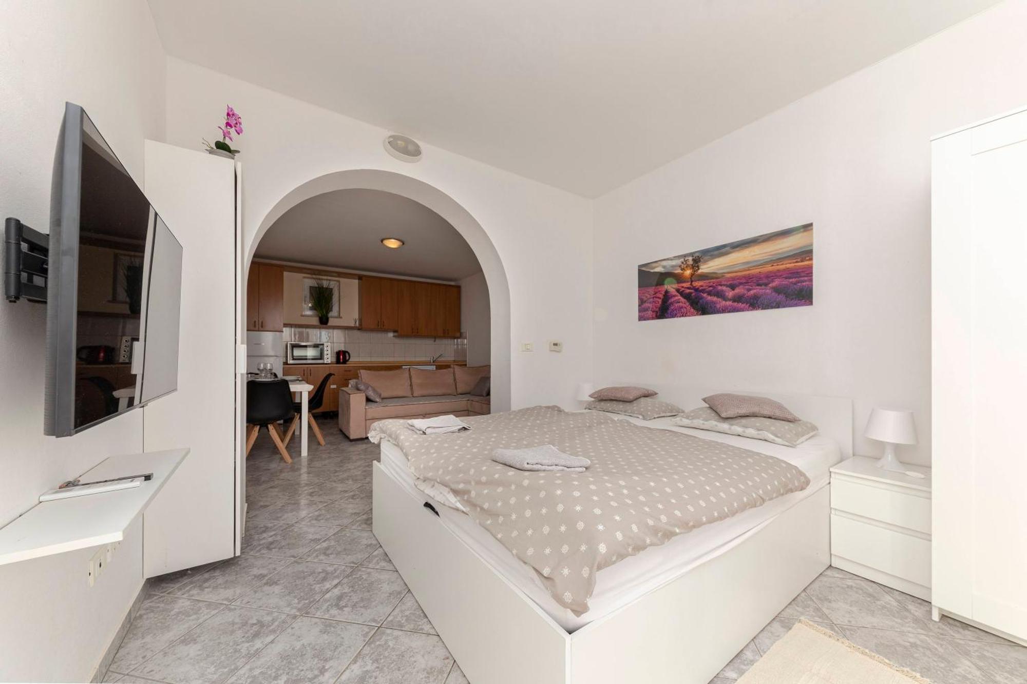 Apartment Souranded By Forest With Sea View Koper