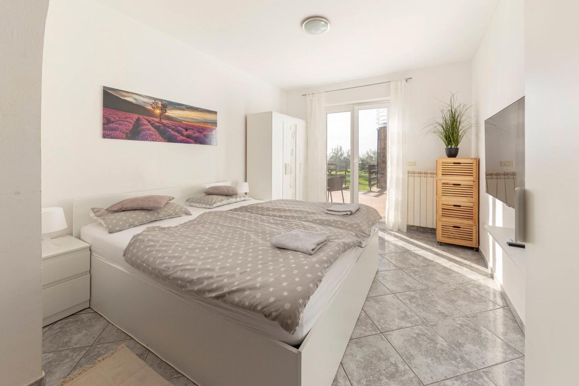 Apartment Souranded By Forest With Sea View