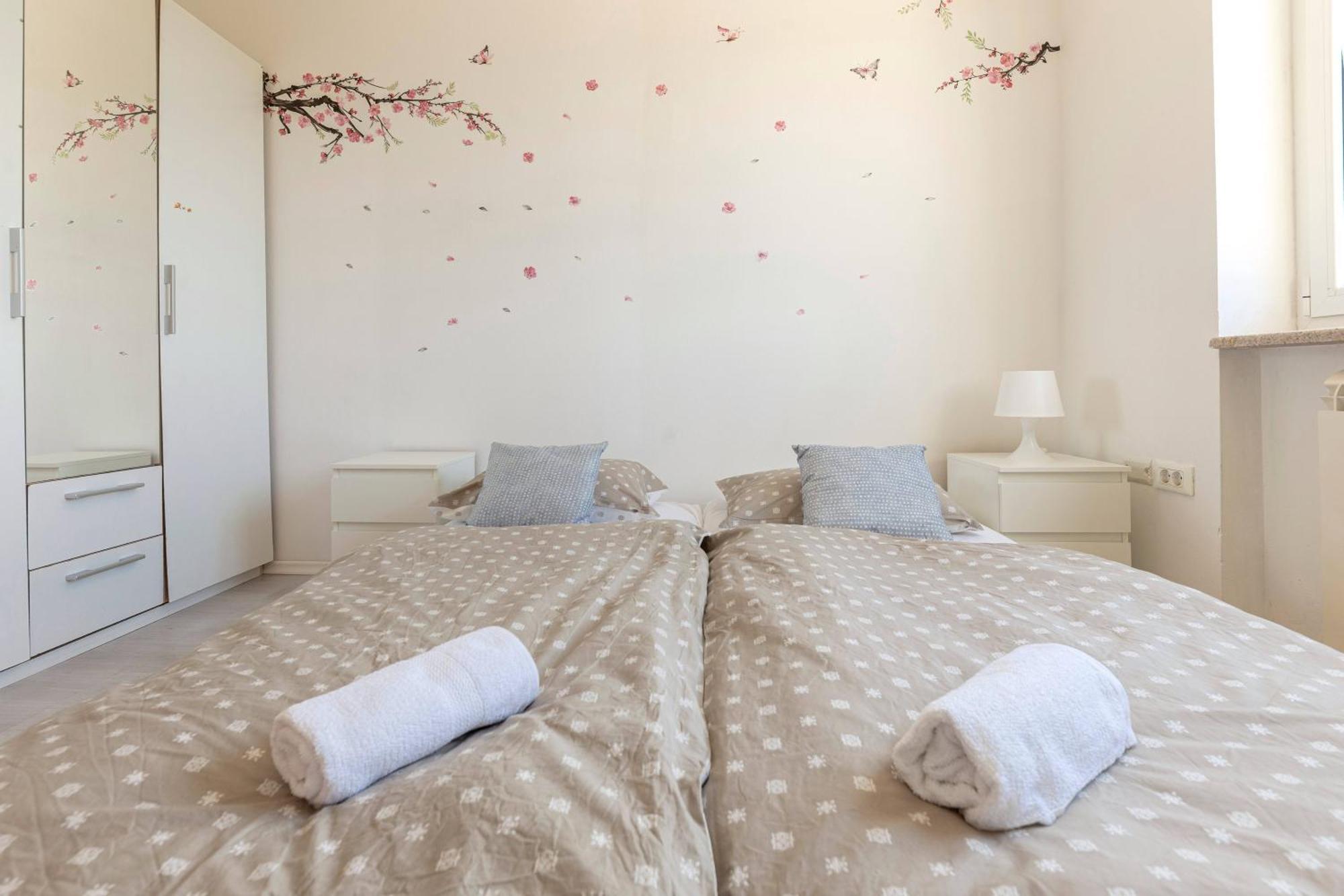 Souranded By Forest With Sea View Apartment